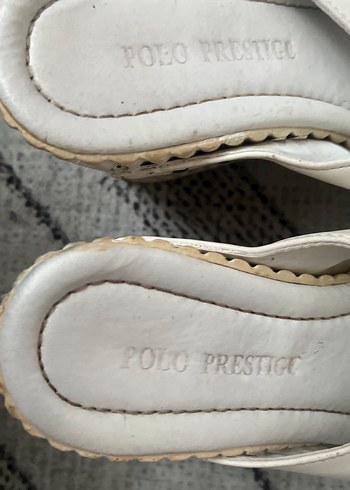 Beyaz Kadın Dolgu Topuklu Terlik açıklamayı oku - Görsel 4