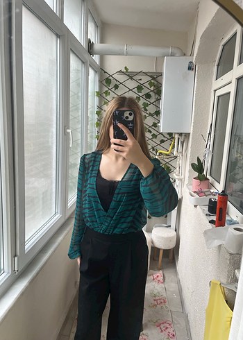 Şeffaf Yeşil Zebra Desenli Çıtçıtlı Bluz
