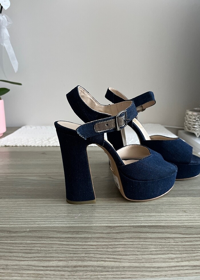 TOPUKLU AYAKKABI - Görsel 2