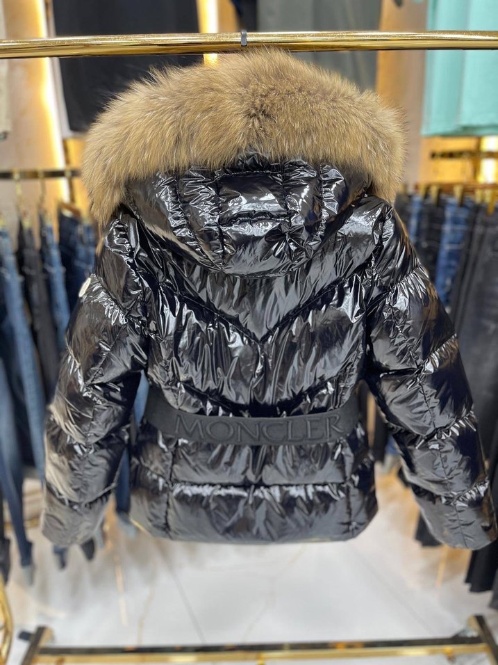 Moncler Siyah Kürklü Kısa Kadın Kışlık Mont | Gardrops
