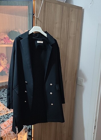 Blazer ceket tertemiz sorunsuzdur.