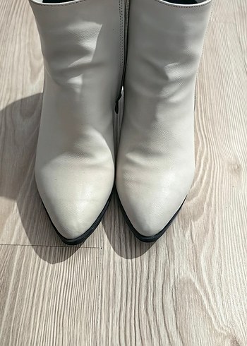 Beyaz Deri Kadın Bot, Kalın Topuklu, Fermuarlı - Görsel 2