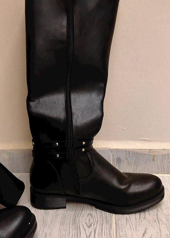 Kadın Siyah Deri Dizaltı Tokalı Çizme - Görsel 3