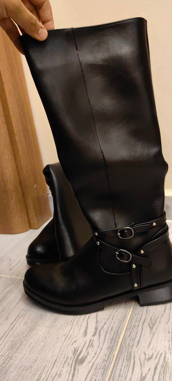 Kadın Siyah Deri Dizaltı Tokalı Çizme - Görsel 2