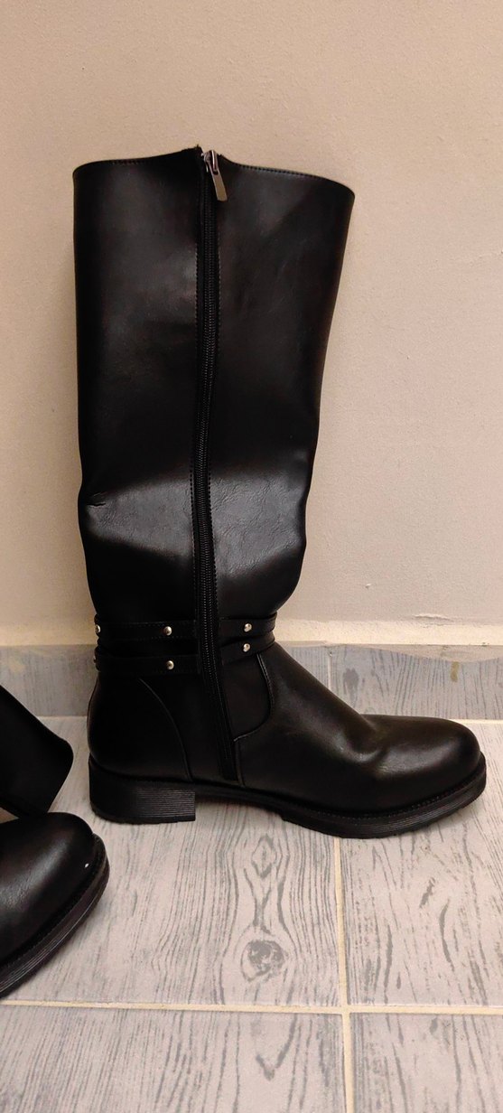 Kadın Siyah Deri Dizaltı Tokalı Çizme - Görsel 3