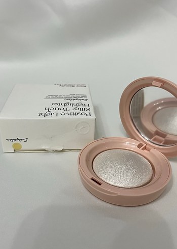  Beden Renk Rare Beauty Pudra Aydınlatıcı