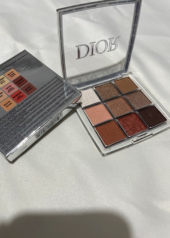  Beden Dior Çok Renkli Işıltılı Far Paleti