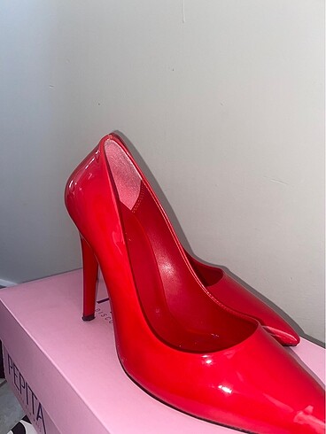 37 Beden Kırmızı stiletto