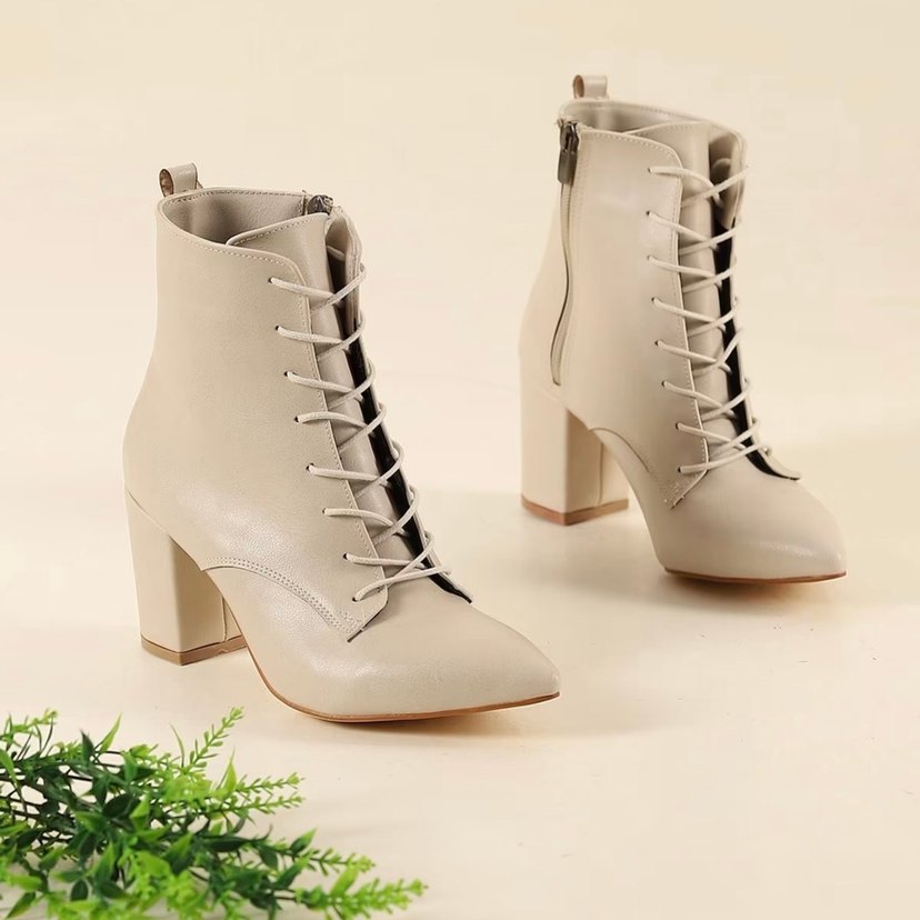 Bej Bağcıklı Kadın Topuklu Bot - Görsel 2