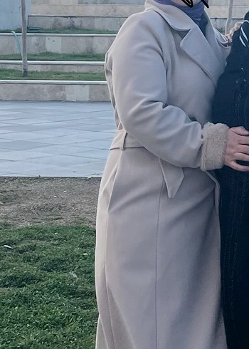 Bej Uzun Kadın Kaban Kürklü Detaylı - Görsel 8