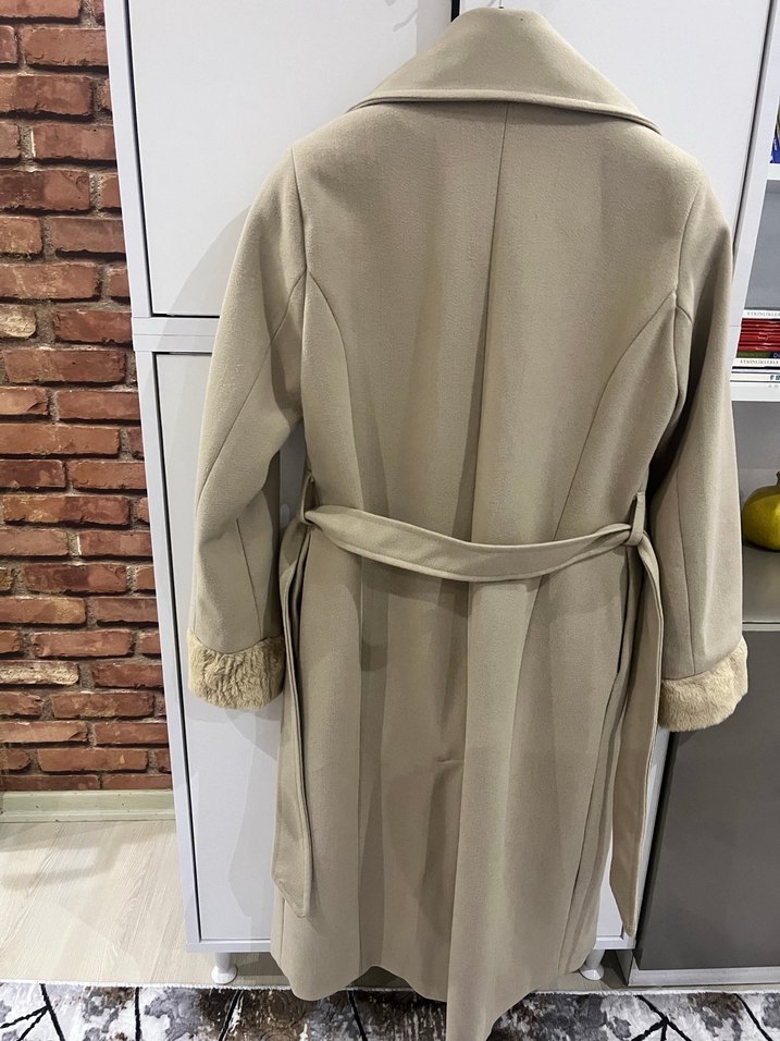 Bej Uzun Kadın Kaban Kürklü Detaylı - Görsel 2