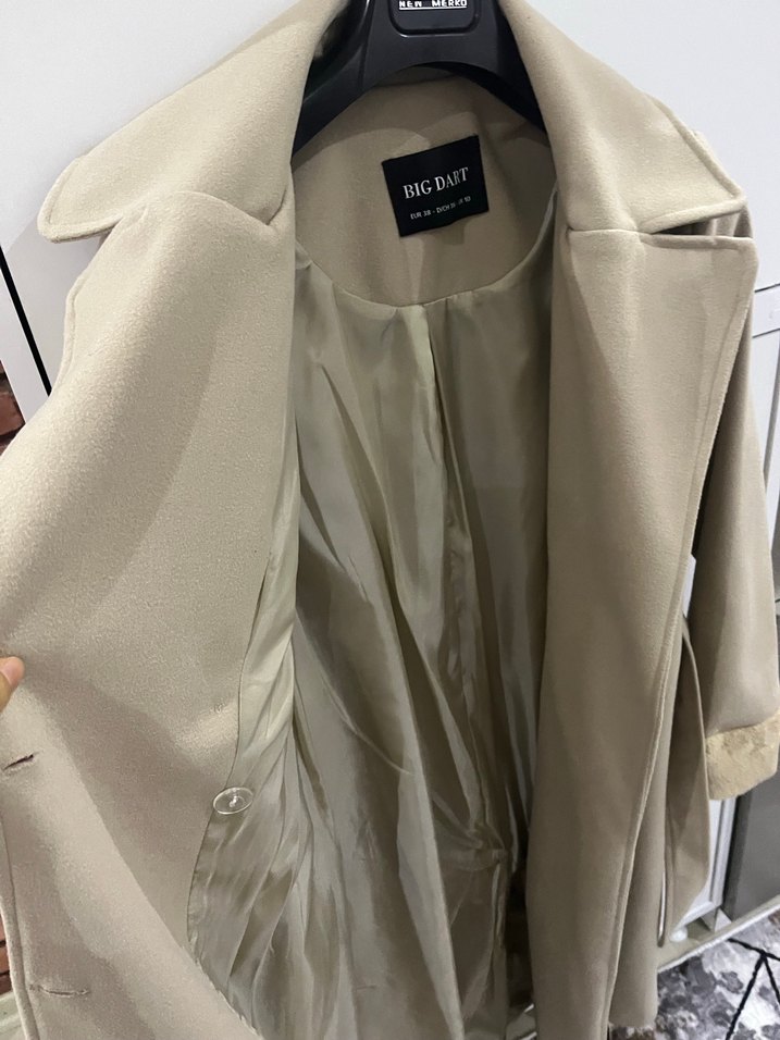 Bej Uzun Kadın Kaban Kürklü Detaylı - Görsel 4