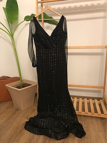 44 Beden Pul işlemeli özel tasarım gece elbisesi