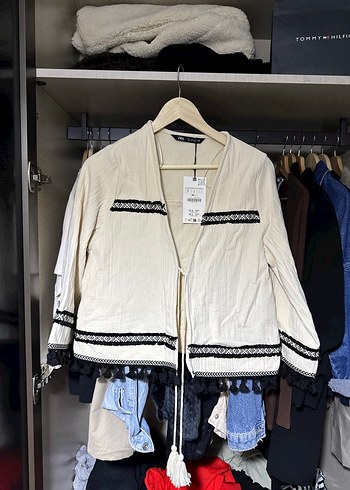 Zara Püsküllü Nakışlı Bohem Kadın Ceket