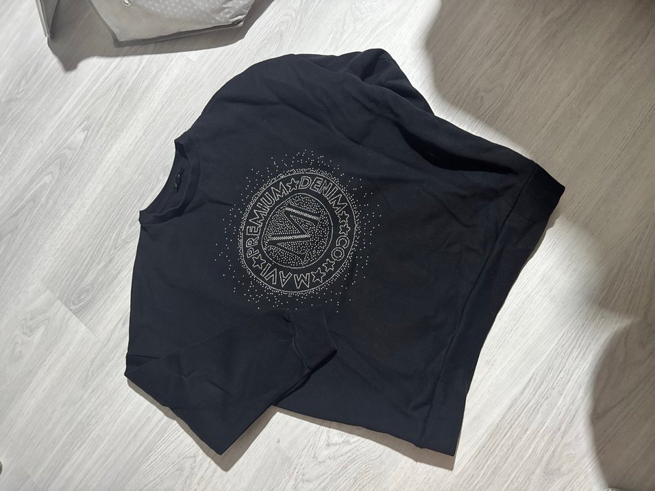 Kadın Siyah İşlemeli Sweatshirt - Görsel 2