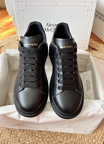 43 Beden ALEXANDER MCQUEEN MAN SHOES