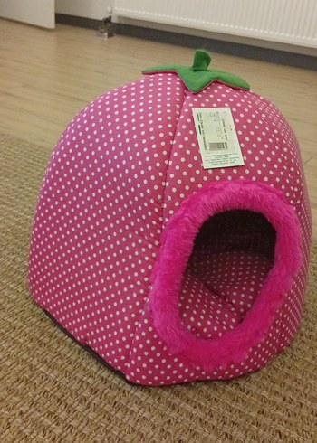 Çilek Şeklinde Puantiyeli Pembe Kedi Yatağı - Görsel 3