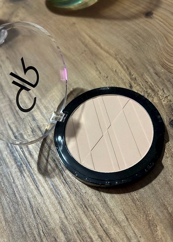 Golden Rose HD Pudra SPF 15 - Görsel 2