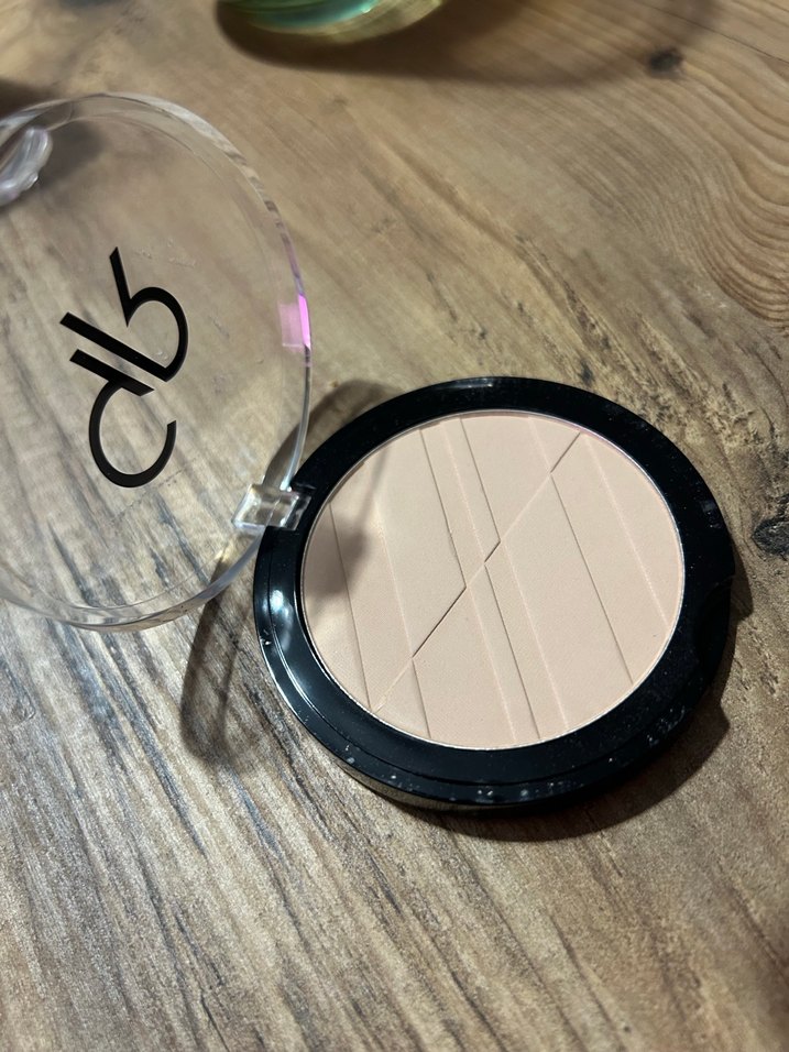 Golden Rose HD Pudra SPF 15 - Görsel 2