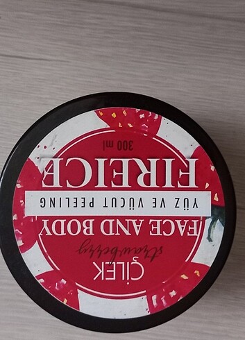 Beden Çilekli peeling