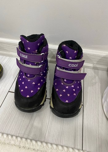 Kız Çocuk Mor Kalp Desenli Cırt Cırtlı Bot - Görsel 2