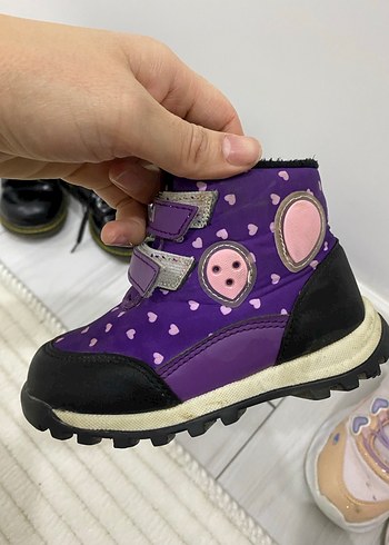 Kız Çocuk Mor Kalp Desenli Cırt Cırtlı Bot - Görsel 4