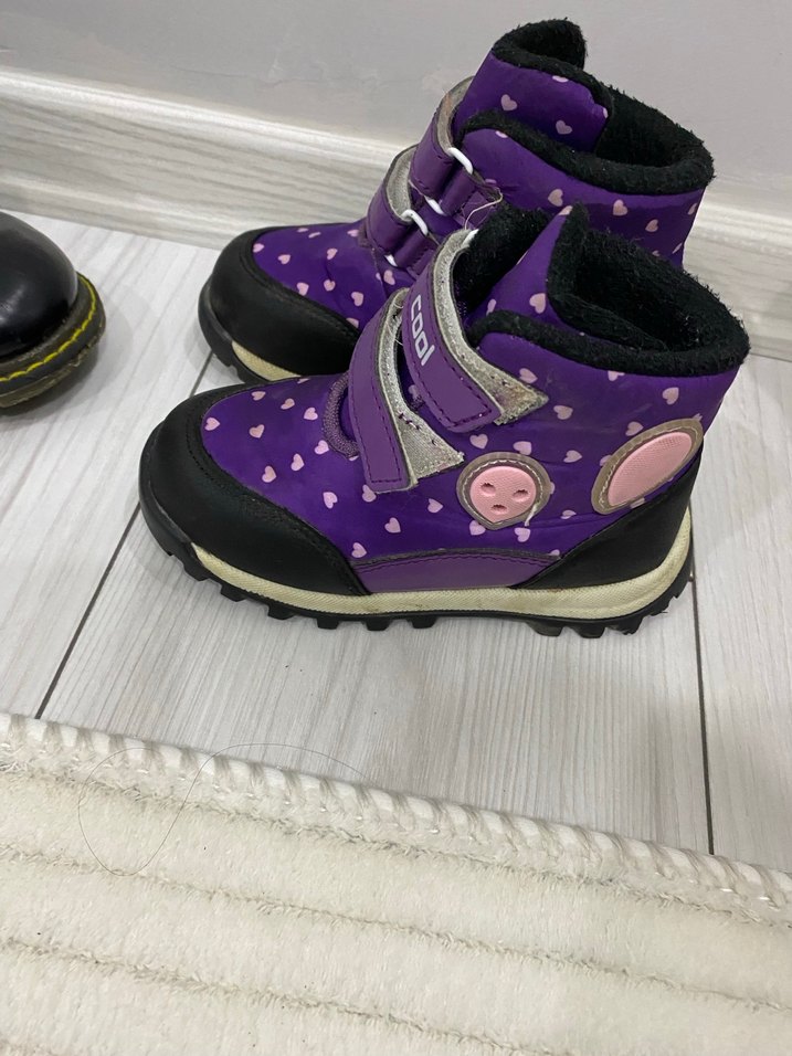 Kız Çocuk Mor Kalp Desenli Cırt Cırtlı Bot - Görsel 3