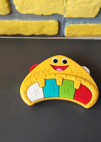Beden elc mothercare şarkı söyleyen piyano