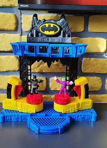 Dc super friends ikili kapışma batcave