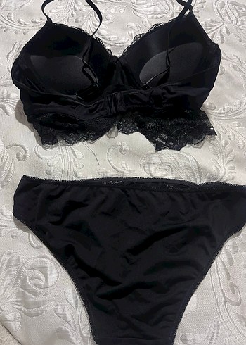 Siyah Dantel Detaylı Gotik Sütyen ve Külot Takımı - Görsel 2