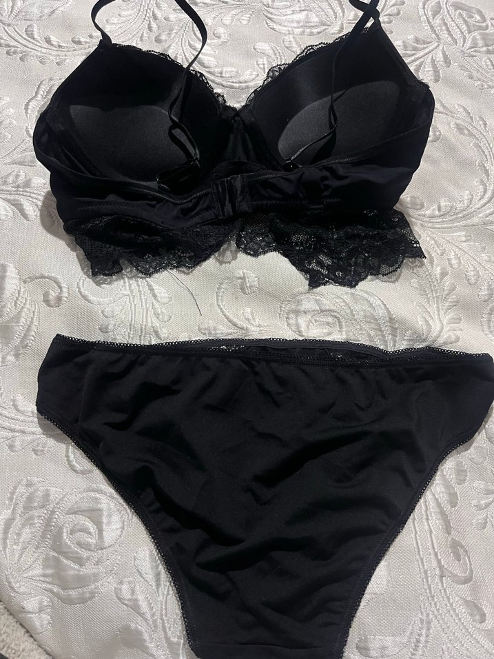 Siyah Dantel Detaylı Gotik Sütyen ve Külot Takımı - Görsel 2