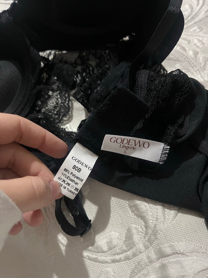 Siyah Dantel Detaylı Gotik Sütyen ve Külot Takımı - Görsel 3