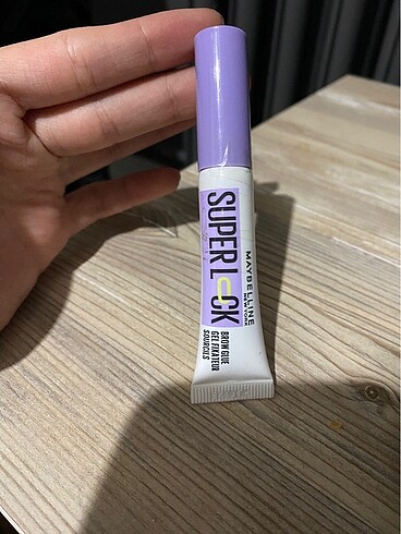 Maybelline superlock kaş sabitleyici