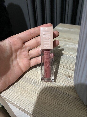 Maybelline lifter gloss 04 numara