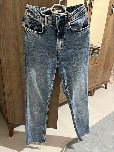 36 Beden Stradivarius Straight paça jean