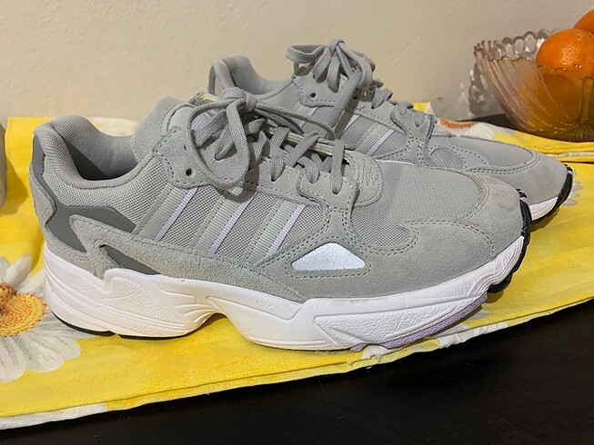 Adidas falcon