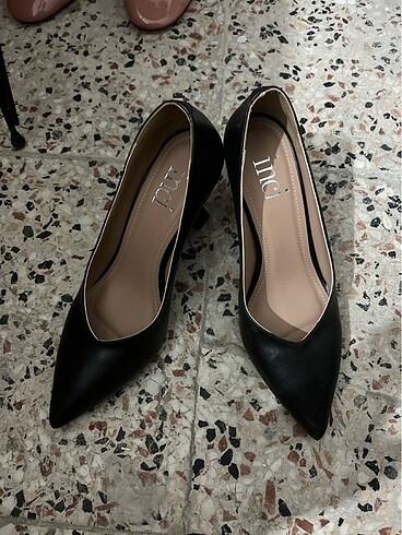 İnci siyah stiletto ayakkabı