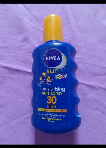 NIVEA Kids SPF 30 Nemlendirici Güneş Spreyi 200ml