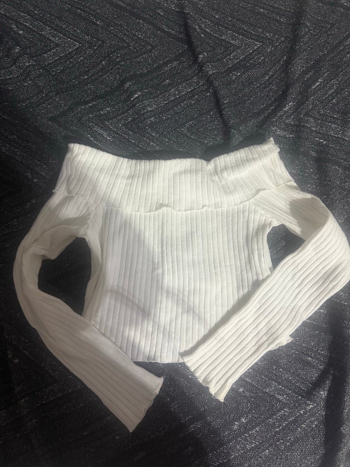 BERSHKA omzu açık üst - Görsel 3