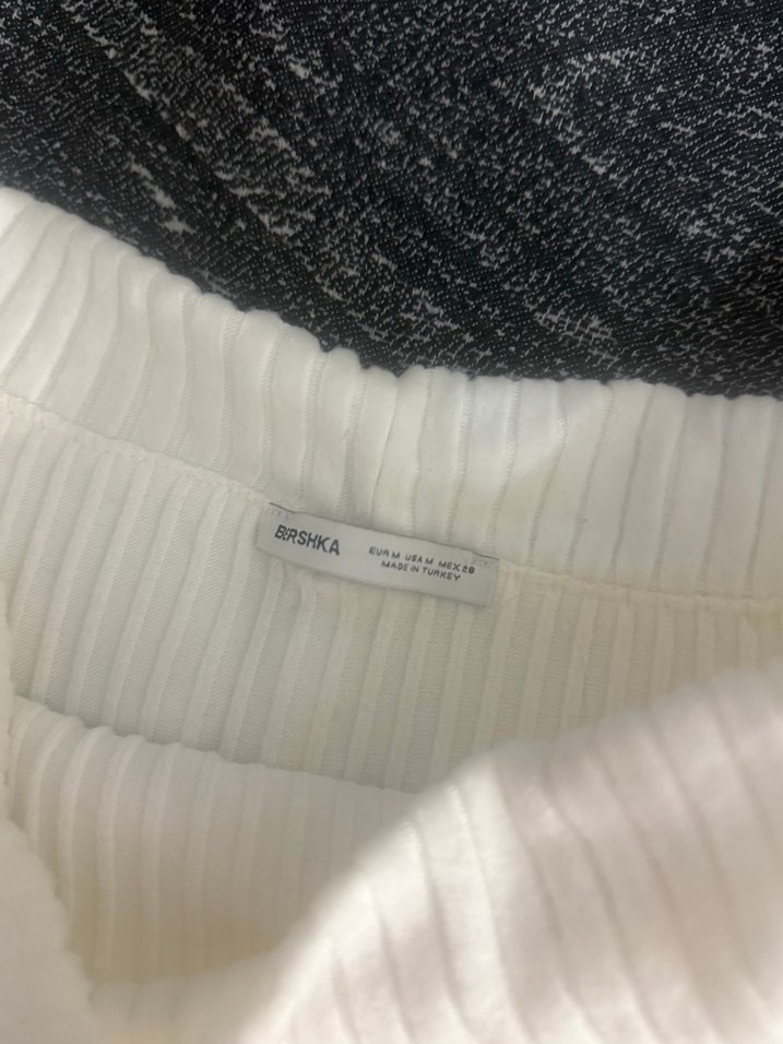 BERSHKA omzu açık üst - Görsel 2