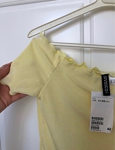 xs Beden düşük omuzlu crop