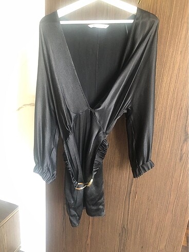 Zara Zara saten siyah kemerli elbise M 1 kez giyildi