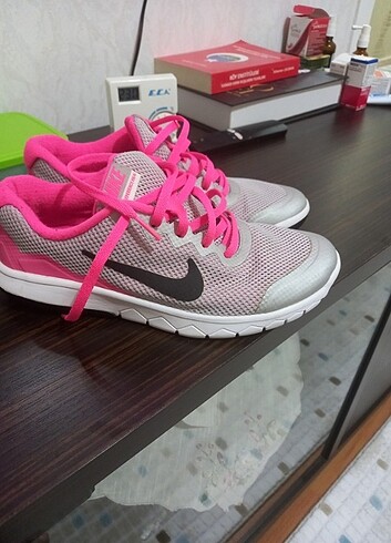 Nike ayakkabi