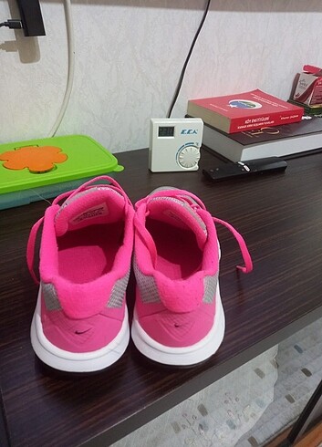 37,5 Beden gri Renk Nike ayakkabi