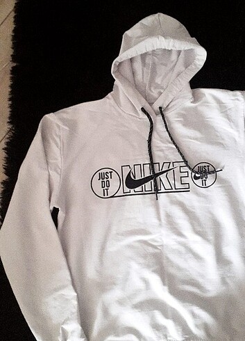 beyaz nike sweatshirt