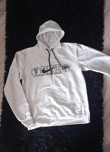 l Beden beyaz nike sweatshirt