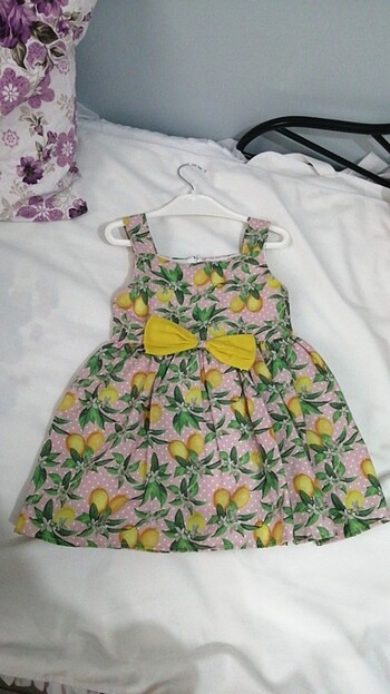 Kız çocuk limon desenli elbise 