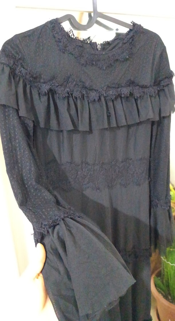 Uzun Kollu Siyah Fırfırlı Gotik Elbise - Görsel 3