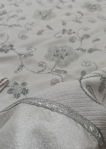 Gri Nakışlı Beyaz pike takım - Görsel 5