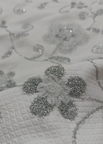 Gri Nakışlı Beyaz pike takım - Görsel 6